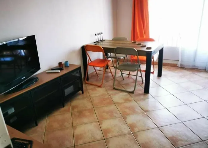 Daire Lumineux T3 Avec Balcon Proche Centre